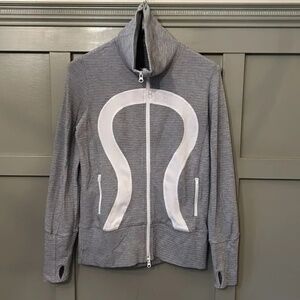 Lululemon In Stride Jacket Full Zip Gray White Logo Long Sleeve Pockets Size 8